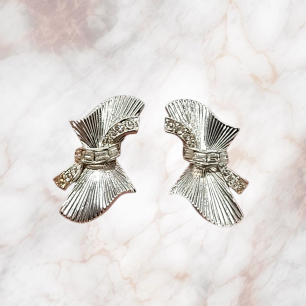Art Deco Vintage Coro Silver Tone Rhinestone Bow Climbers Clip On Earrings